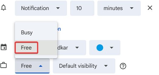 Set up the calendar event status for the daily standup reminder.